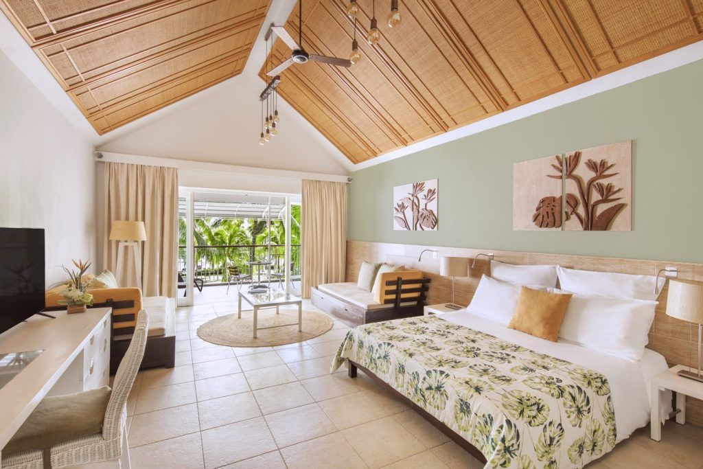 victoria beachcomber mauritius deluxe bedroom