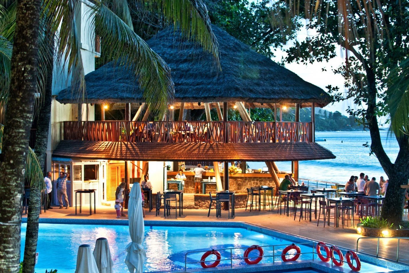 savoy seychelles resort ocean deck bar