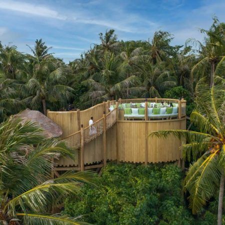 soneva fushi maldives flying sauces restaurant