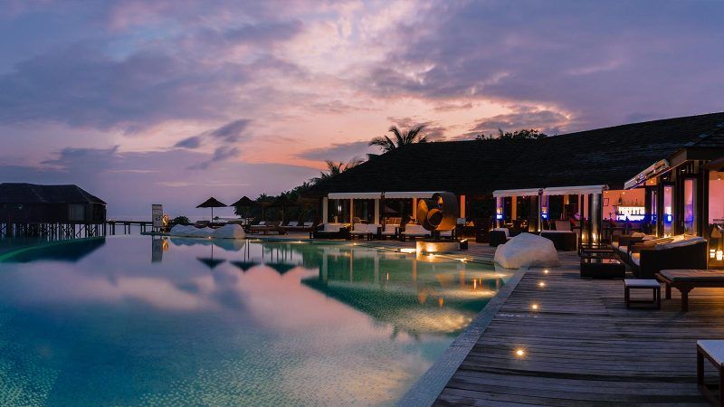lily beach resort maldives aqva bar