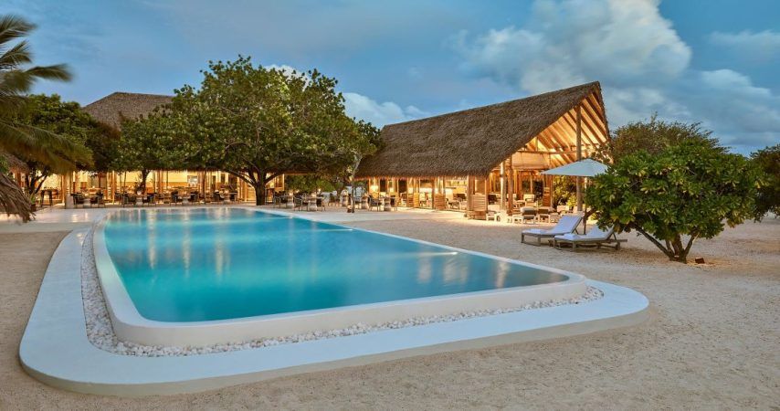 como cocoa island maldives pool