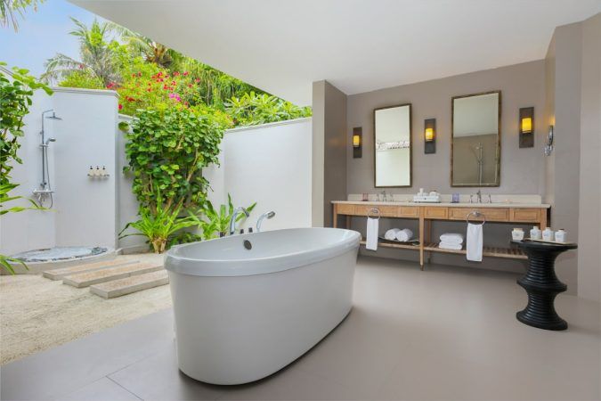 dusit thani maldives bsthroom